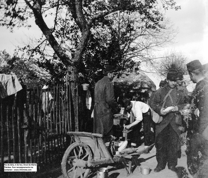 6b.jpg - Photo 06 : Il s'agit de soldats du 102e régiment d'infanterie. Joseph RAIDL y était pour son service militaire en 1903-1904, puis pour deux périodes d'exercices en 1908 et 1911