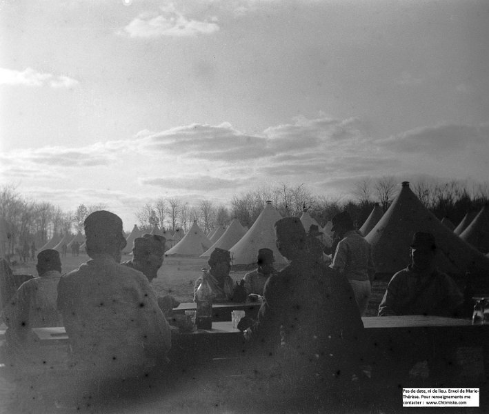 9.jpg - Photo 09 : Il s'agit de soldats du 102e régiment d'infanterie. Joseph RAIDL y était pour son service militaire en 1903-1904, puis pour deux périodes d'exercices en 1908 et 1911