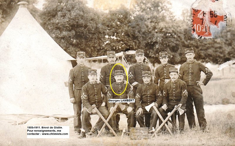 regiment104 36a.jpg - Photo N° 36 recto : Les Sapeurs de la classe 1908 du 104ème régiment d'infanterie dont Georges LAMBERT. Camp de Châlon, le 4 juillet à 7h du soir. Georges LAMBERT (classe 1908, Paris) est blessé gravement à l'avant-bras gauche le 22 août 1914. Il est réformé en 1915. Il était menuisier dans le civil.