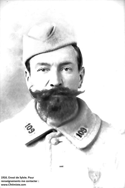 BERGERON Claude.jpg - Claude BERGERON, originaire du Cher, qui a combattu à Verdun (1916) puis dans la Somme (1918). Simple soldat, il a reçu la croix de guerre avec étoile de bronze pour son action en 1ère ligne le 8 mars 1916 (fort de Vaux).
