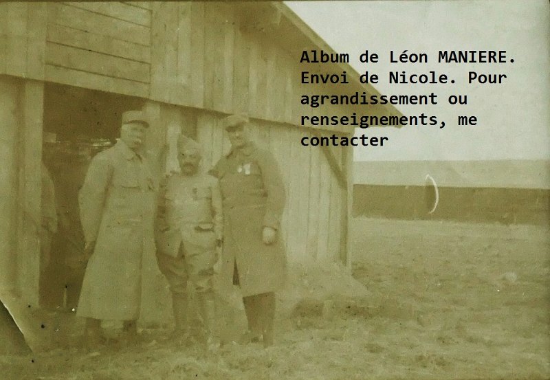 38.JPG - 38 : 1916. Lieutenant de Labareyre, Sous-lieutenant Loriferne, Lieutenant Trabessac. [Avant 07.07.1916, cf J.M.O.]