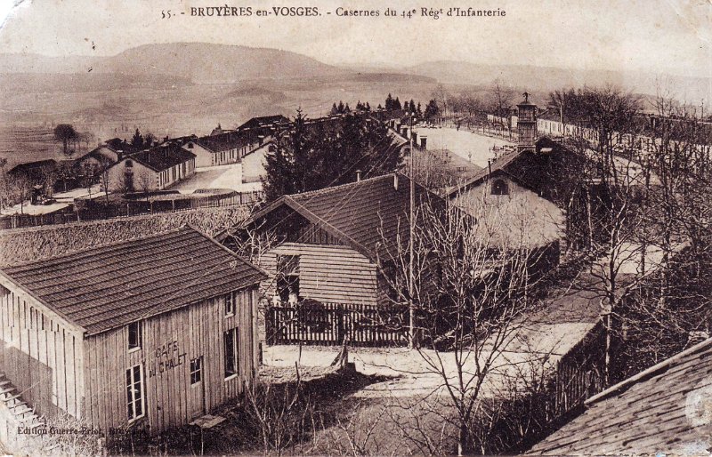 regiment44 0a.jpg - Caserne de Bruyères-en-Vosges du 44e régiment d'infanterie - Carte du soldat VINET