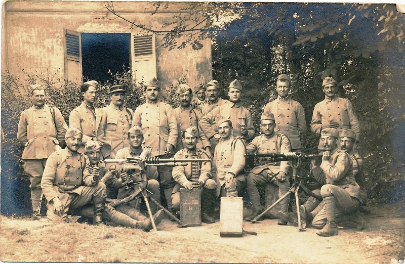 regiment52 38.jpg - Photo N° 54 : Mitrailleurs du 52ème régiment d'infanteriie - Merci à Robert - Pas de date, ni de lieu.