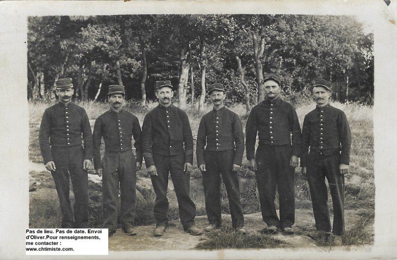 regiment75 26.jpeg - Photo N° 26 : 6 réservistes du 75ème régiment d'infanterie, certainement avant-guerre. Ces hommes passeront très certainement au 275ème régiment d'infanteriea mobilisation de 1914.