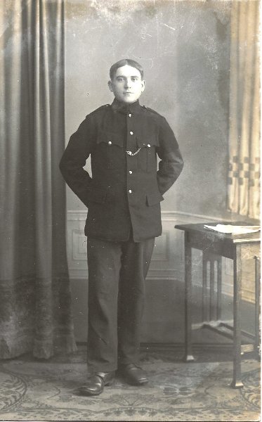 Chemnitz ROBIN.jpg - ROBIN Camille Frédéric -  Né le 13 avril 1894 à St Julien de Val Alais (sic) - Profession mineur - Disparu le 23-06-916 à Chaumont (Meuse) -     Prisonnier à Chemnitz en janvier 1918, rapatrié  le 20 janvier 1919.