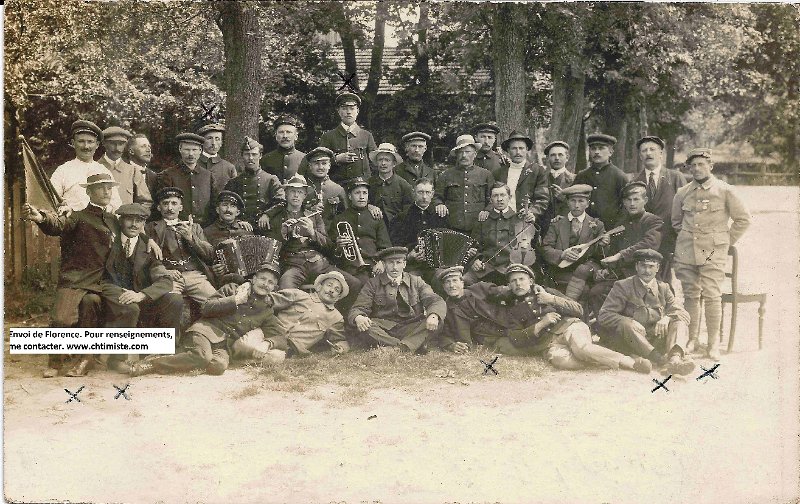 soltau20a.jpg - Photo N° 20a : 1917 à Madame CATEL de Bordeaux - Les croix sont des Français, le reste des Belges.