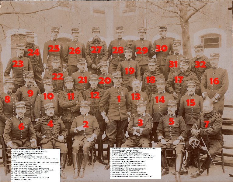 regimentdragons18 4b.jpg - Photo N°  4 : Les officiers du 18ème régiment de Dragons - 1904 - Photo sans les surcharges sur simple demande.