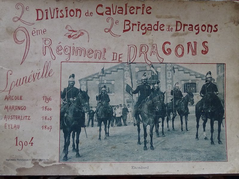 01.JPG - 1 - Couverture du 9e régiment de Dragons - 1904.