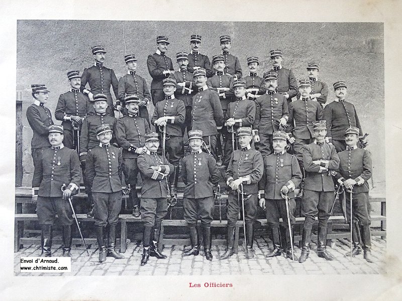 04.JPG - 4 - Les Officiers du 9e régiment de Dragons - 1904.