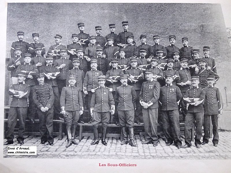 05.JPG - 5 - Les Sous-Officiers du 9e régiment de Dragons - 1904.