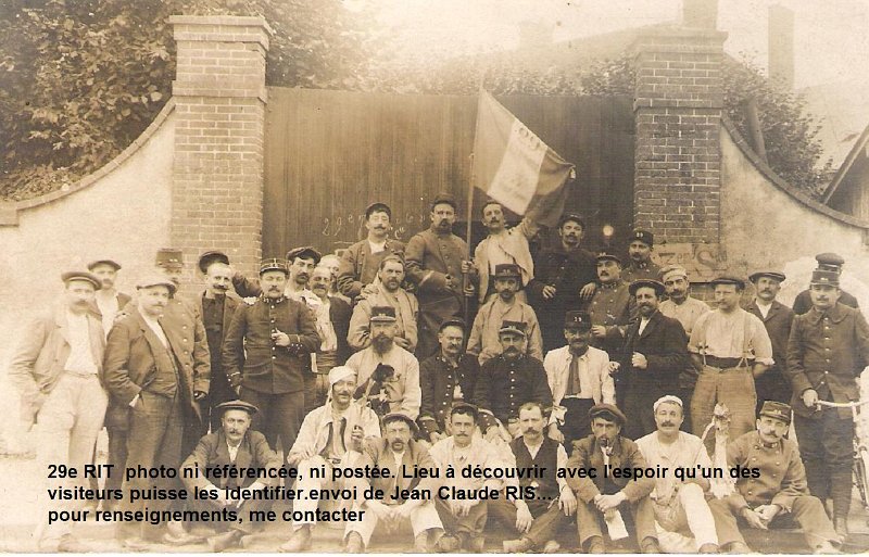 regimentterritorial29 2.jpg - Photo N° 2 : Une personne, Anne-Marie, a reconnu en février 2012 sur cette photo, son grand-père, Yves LEOSTIC, au premier rang, assis à droite.